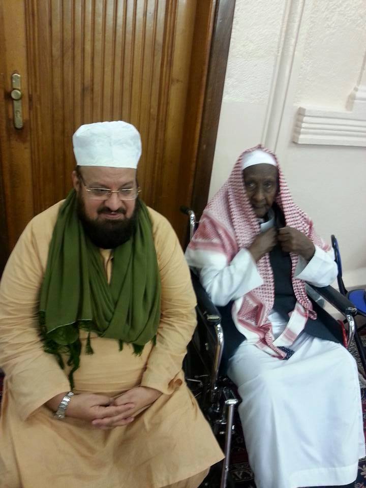 With the Guardian of the Sacred Shrine of the Holy Prophet, Shaiekh Abul Ghawa’at Alee Saahib